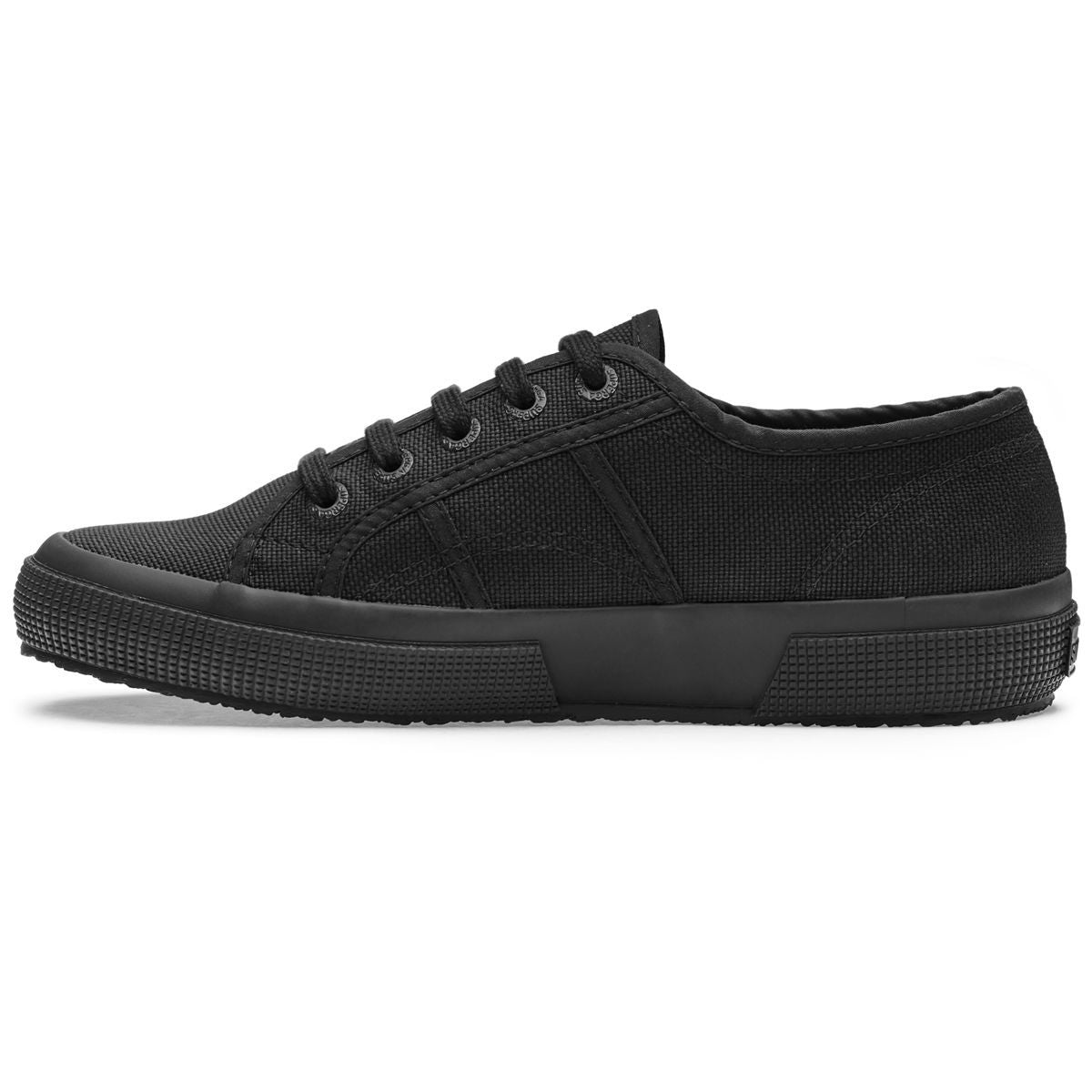 TOTAL BLACK